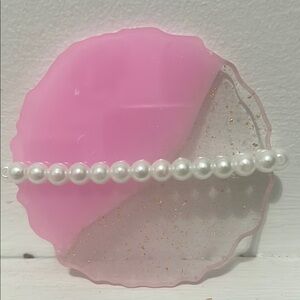 White pearl bracelet